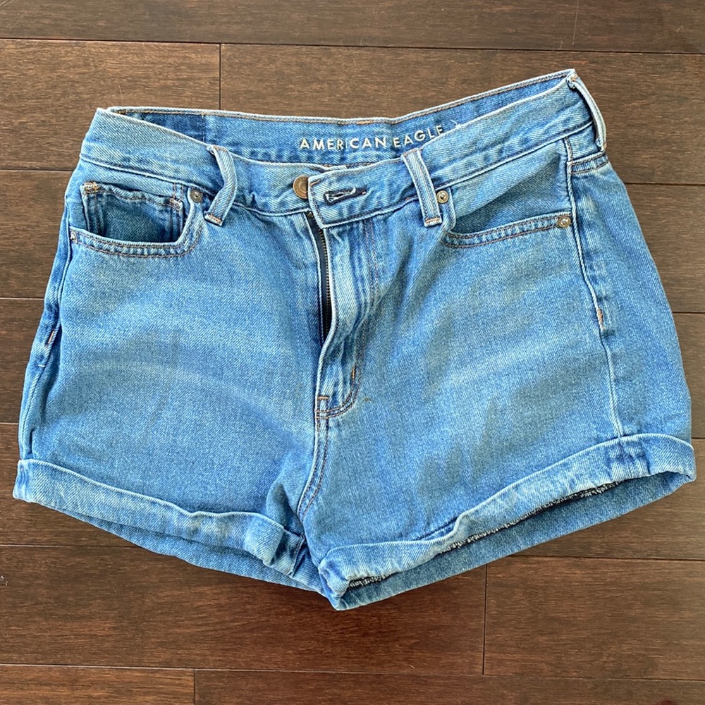 American Eagle Mom Shorts. Size 8